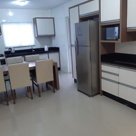 Apartamento 2 Dormitorio Praia De Bombas Бомбиньяс Экстерьер фото